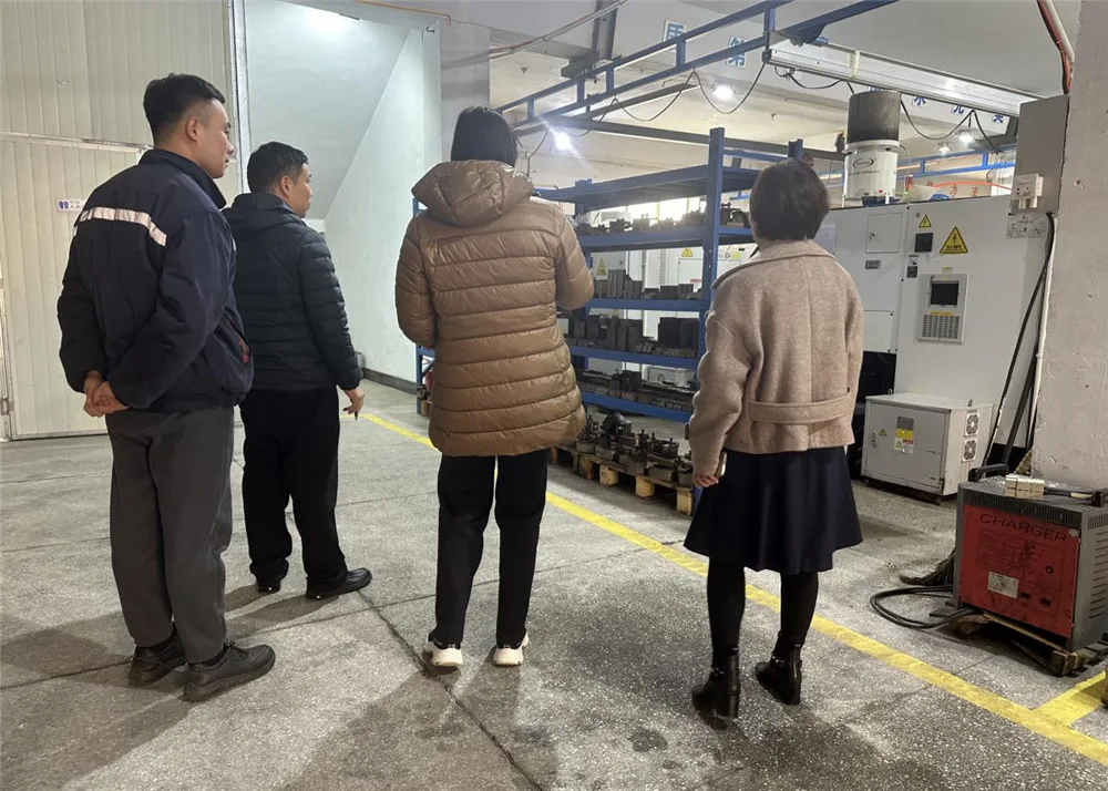 Des clients néerlandais ont visité notre usine